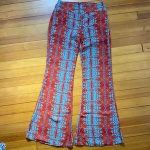 Women’s flared printed pants